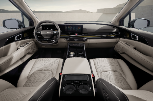 기아, ‘The 2026 카니발 하이리무진' 내장. / 사진=기아