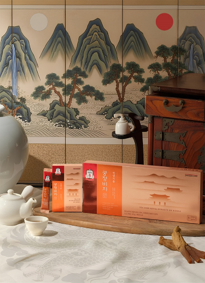 KGC인삼공사(대표 임왕섭·안빈) 정관장이 조선 시대 왕과 왕비를 위한 건강 차를 현대적으로 재해석한 신제품 ‘궁정비차 진생기율·진생온율·진생영지’ 3종을 16일 출시했다. /사진=KGC인삼공사 정관장