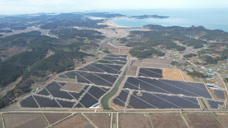 충남 태안군에 준공한 태안 햇들원 태양광 발전소 전경./사진제공=GS건설