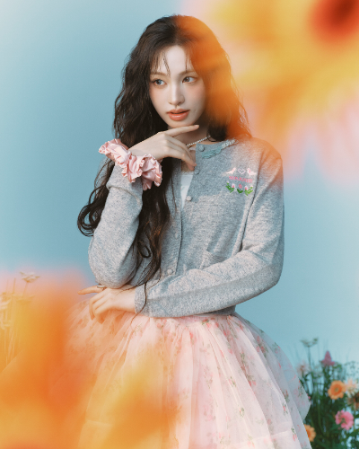 삼성물산 패션부문의 캐주얼 브랜드 에잇세컨즈가 걸그룹 아이브(IVE) 리즈와 함께 민주킴 컬래버레이션 상품을 비롯한 가을·겨울(FW) 시즌 다채로운 여성 패션 스타일링을 선보인다. /사진=삼성물산 패션 에잇세컨즈