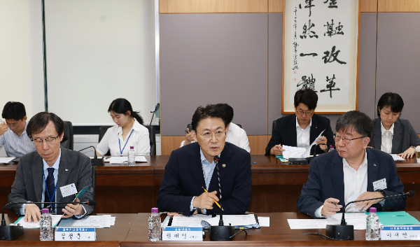 권대영 금융위원회 부위원장이 18일 열린 새출발기금 간담회에서 발언하고 있다. / 사진=금융위원회