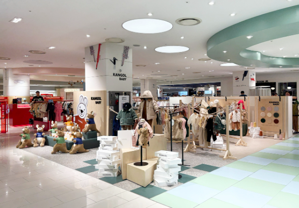 캉골키즈가 베이비 타겟층 확장을 겨낭한 신규 베이비 라인을 공식 출시하고, 9월 18일부터 10월 22일까지 신세계 센텀시티에서 첫 팝업스토어를 선보인다. /사진=에스제이그룹 캉골키즈