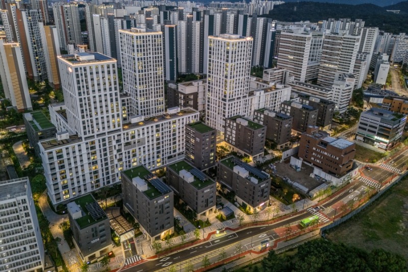 DL이앤씨 ‘e편한세상 고덕 어반브릿지’ 단지 전경./사진제공=DL이앤씨