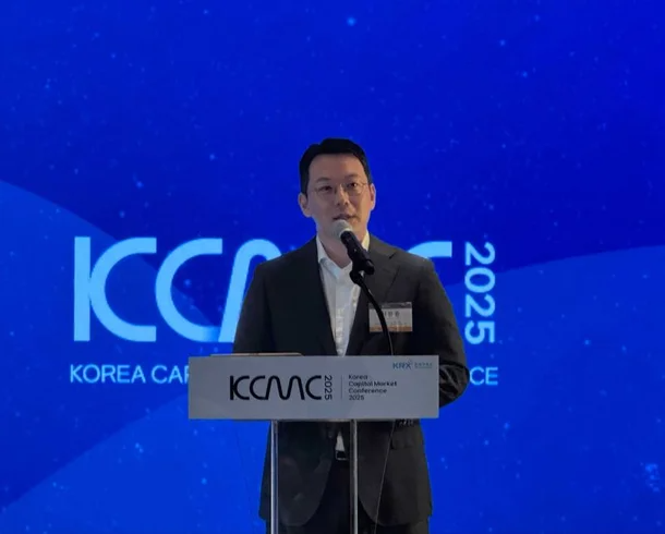 신범준 토큰증권협의회장이 “국내 가상자산 시장의 발전을 위해선 토큰증권 법제화가 시급하며, 한국 고유 컨텐츠를 활용한 상품 도입이 필요하다”며 주제발표에 나서고 있다. 사진=바이셀스탠다드