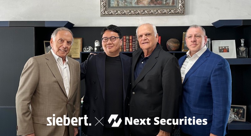 왼쪽부터 존 게비아(John J. Gebbia) 시버트 대표, 김승연 넥스트증권 대표, 찰스 자바타(Charles Zabatta) 시버트 이사회 위원, 랄프 다이우토 주니어 (Ralph A. Daiuto, Jr.) 시버트 최고법률책임자. / 사진제공= 넥스트증권(2025)