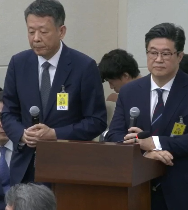 김광일 MBK파트너스 부회장(왼쪽), 김병주 MBK파트너스 회장/사진=인터넷의사중계시스템
