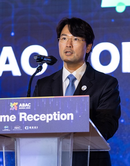 APEC 이끄는 코오롱 이규호 "고령화, 헬스케어는 전략 투자대상"