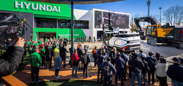 지난 4월 독일 뮌헨에서 열린 글로벌 건설기계 전시 바우마2025 HD현대건설기계 부스. /사진제공=HD현대건설기계