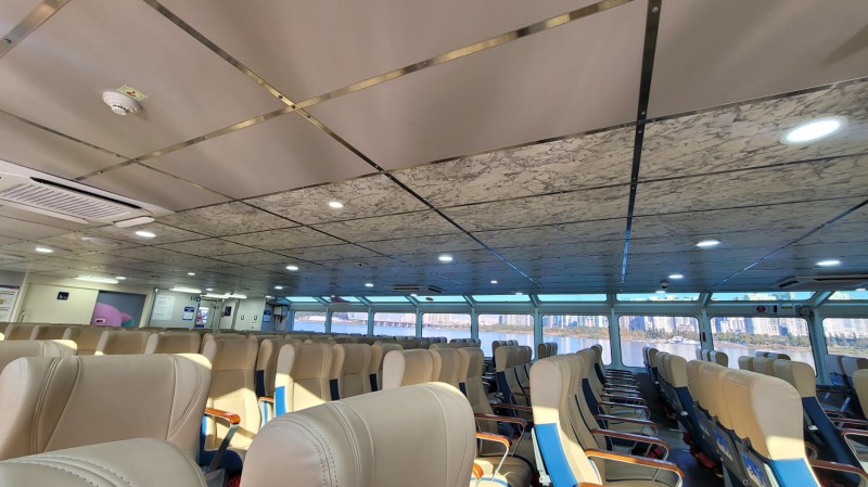 한강버스 내부 모습./사진=주현태 기자