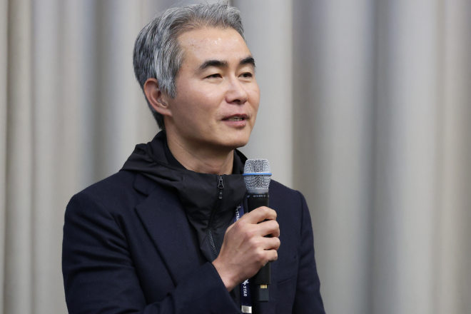 장현국 대표가 13일 부산 지스타 현장에서 향후 블록체인 사업 방향에 대해 소개했다. / 사진=게임기자단