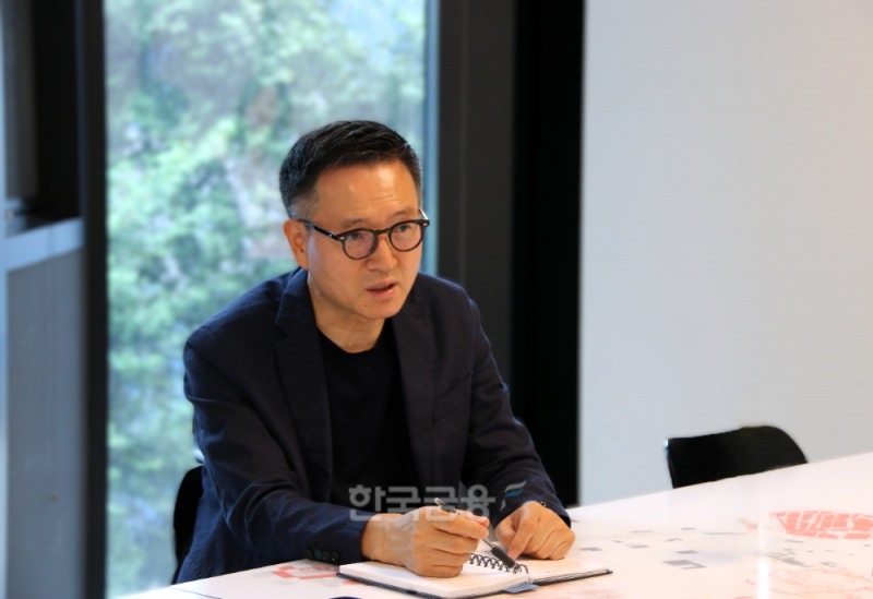 윤건수 DSC인베스트먼트 대표./사진=한국금융신문 △1962년생 / 경북대학교 전자공학과 / MIT 경영학 석사 / LG종합기술원 / 한국기술투자·LG텔레콤 / LB인베스트먼트 / 2012년 DSC인베스트먼트 대표이사 / 한국벤처캐피탈협회 제15대 회장 역임