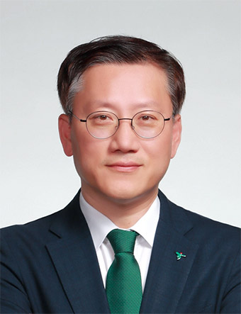 △ 1972년생 / 성균관대 경제학 박사 / 한국금융연구원(KIF) 연구원 / 광운대 겸임교수 / 일본총합연구소(JRI) 초빙연구원 / 하나금융연구소 금융산업팀장, 연구분석실장 / 2024년 1월~현재 하나은행 하나금융연구소 소장