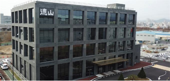 덕산그룹 사옥 전경.사진제공=덕산홀딩스