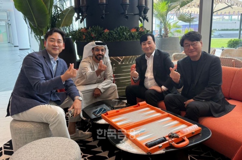 ▲좌측부터 AK 벤처 파트너스 김은수 회장, DMCC 아흐메드 빈 슐라엠 회장, 한국디지털자산평가인증 박창범 의장, 한국디지털자산평가인증 임무영 고문 (사진제공=한국디지털자산평가인증)