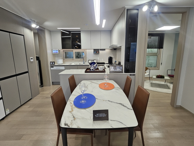 84A㎡타입 주방 전경./한국금융신문 조범형 기자