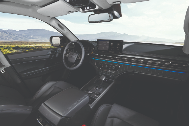 KGM '무쏘' 내부 인테리어 블랙. / 사진=KGM