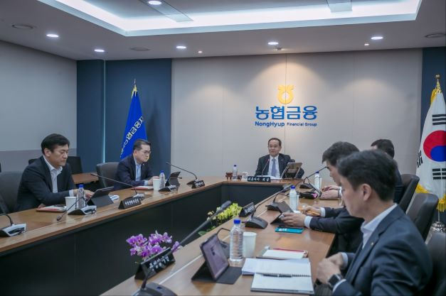 지난해 이찬우 회장의 주재로 열린 '제1차 내부통제협의회' 개최 모습 / 사진제공=NH농협금융