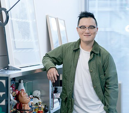 △1983년생 /2001년 무신사 커뮤니티 /2008년 무신사닷컴/2012 무신사 운영사 그랩 설립, 무신사 사명 변경 /2021년 무신사 의장 /2024년 무신사 의장 겸 총괄대표(現)