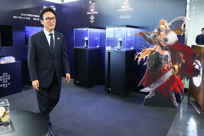 김민석 국무총리가 15일 경기도 성남시 분당구 넥슨을 방문해 경영진과의 간담회 및 게임 효과음 제작 과정에 관해 설명을 들었다. /사진=국무총리비서실