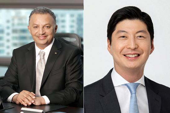 Anwar Al-Hejazi, CEO of S-OIL (left), and Huh Se-hong, Vice Chairman of GS Caltex.