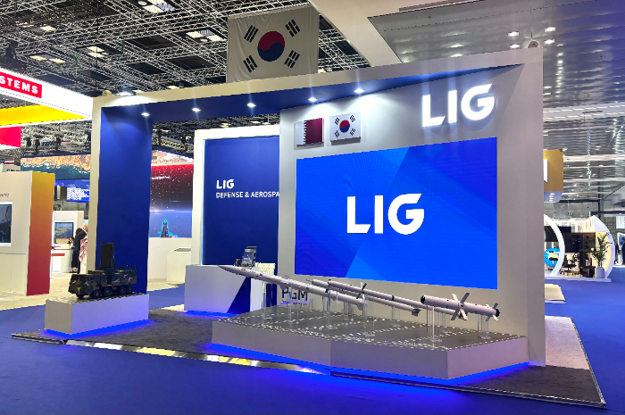 LIG넥스원이 처음으로 카타르 방산전시회 'DIMDEX 2026'에 참가했다. 전시장에 마련된 부스 모습. /사진제공=LIG넥스원