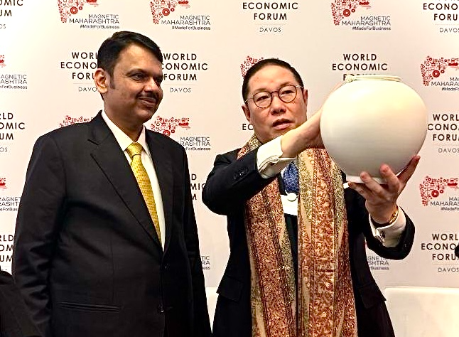 데벤드라 파드나비스 인도 마하라슈트라 주총리(왼쪽)와 조현상 HS효성 부회장. 사진=HS효성