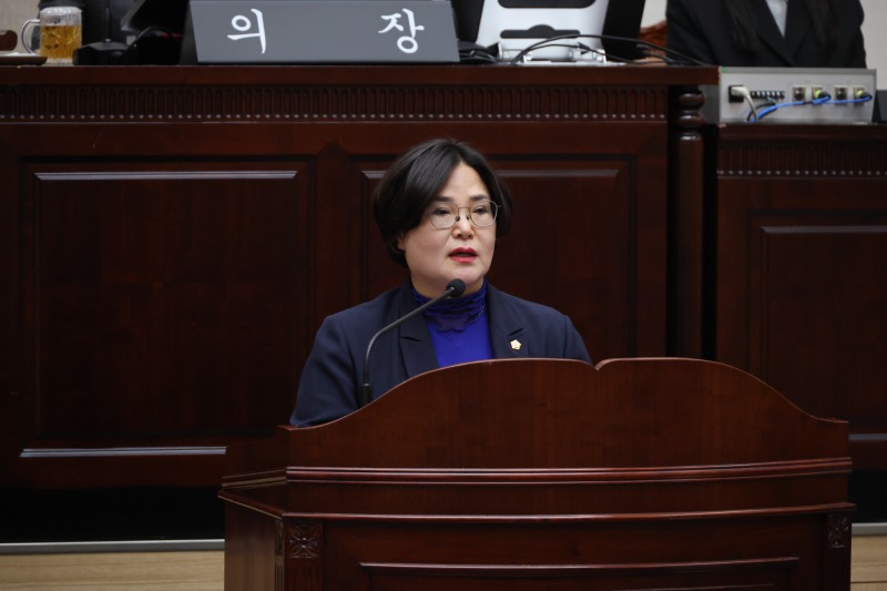 황금선 용산구의원이 5분 자유발언을 하는 모습./사진제공=용산구의회