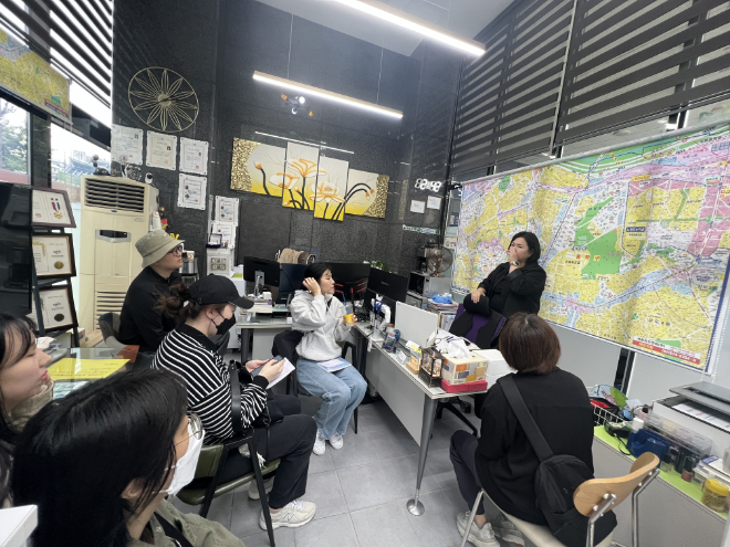 지난해 ‘영(Young)한 독립생활’ 임장투어 현장 사진./사진제공=영등포구청