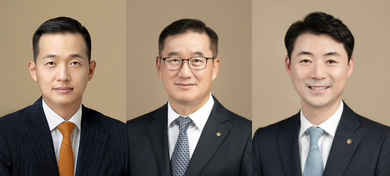(왼쪽부터) 한화솔루션 전략 부문 대표이사 김동관, 케미칼 부문 대표이사 남정운, 큐셀 부문 대표이사 박승덕. /사진제공=한화솔루션