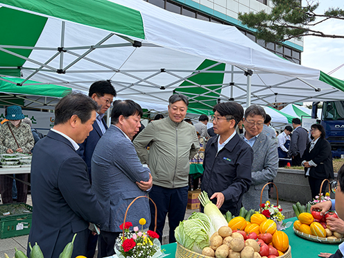 강원농협, '2026년 농심천심 목요 직거래장터' 개장