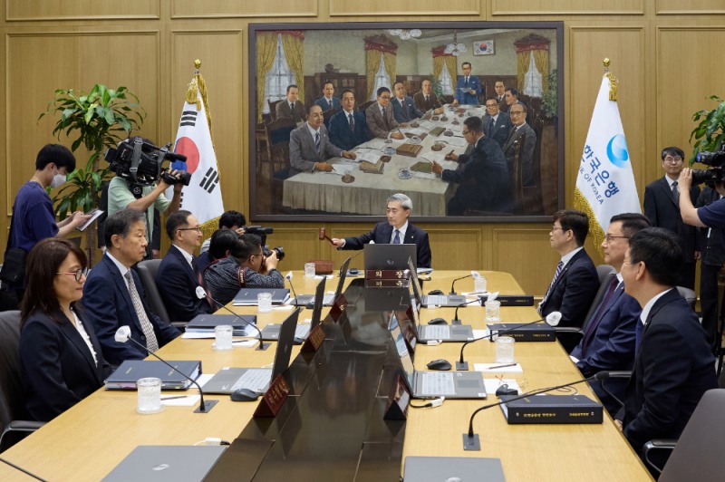 신현송 한국은행 총재가 28일 오전 서울 중구 한은에서 금융통화위원회 본회의를 주재하고 있다. 7인 체제 모습. / 사진제공= 한국은행(2026.05.28)
