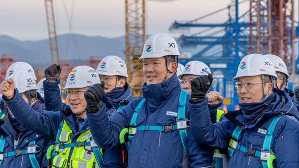 허윤홍 GS건설 대표가 부산시에서 진행 중인 건설현장을 방문해 임직원들과 소통하는 시간을 가졌다./사진제공=GS건설