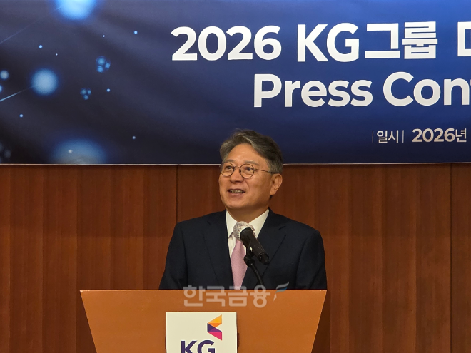 곽재선 KG그룹 회장이 최근 인수를 선언한 K Car와 그룹 계열사 간 시너지를 자신했다. 이를 통해 그룹 차원의 중장기 핵심 성장축으로 삼는다는 구상이다. / 사진=김재훈 기자