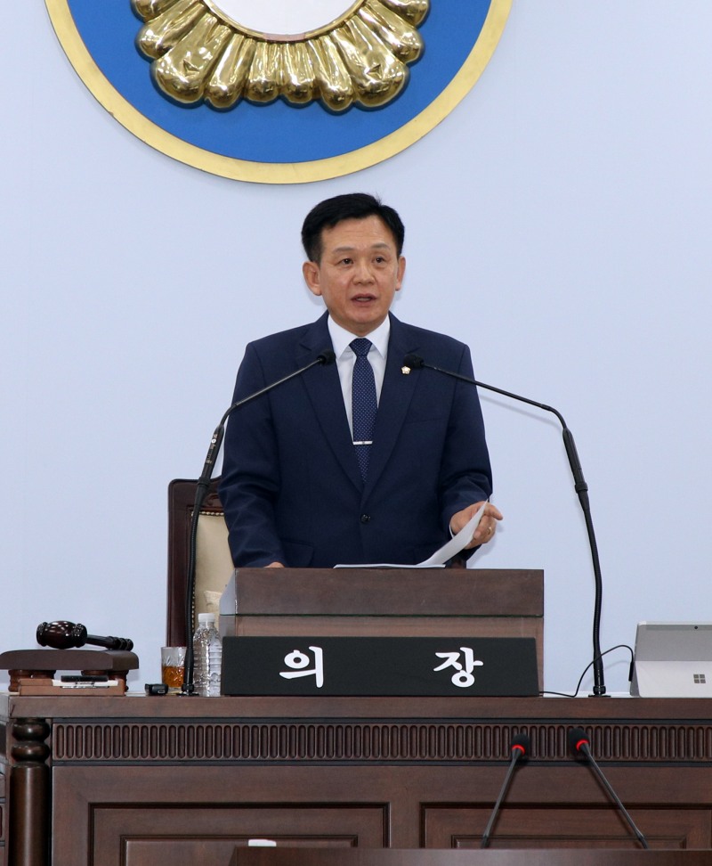 중구의회 윤판오 의장이 본회의를 진행하고 있다. /사진제공=중구의회