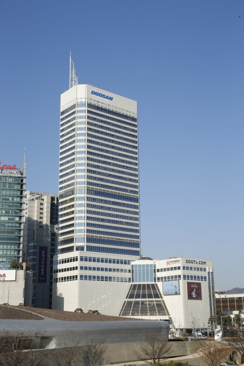 서울 동대문 두산그룹 본사 사옥 전경. /사진=두산