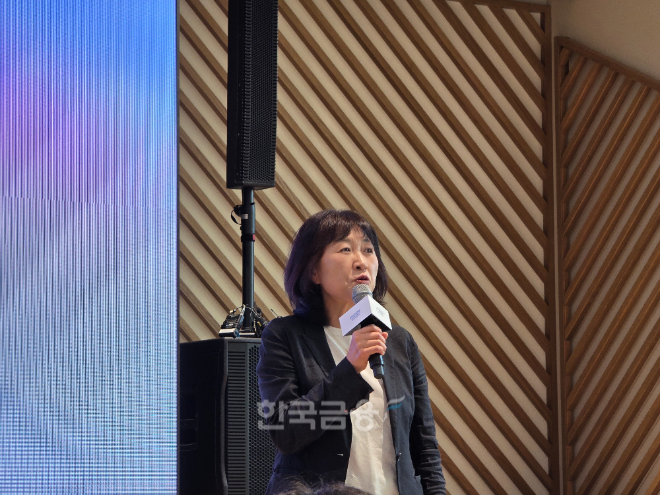 진은숙 현대차그룹 ICT 담당(사장)이 12일 현대차그룹 양재 사옥에서 진행된 DX, AX 성과 공유회에서 발표하고 있다. / 사진=김재훈 기자