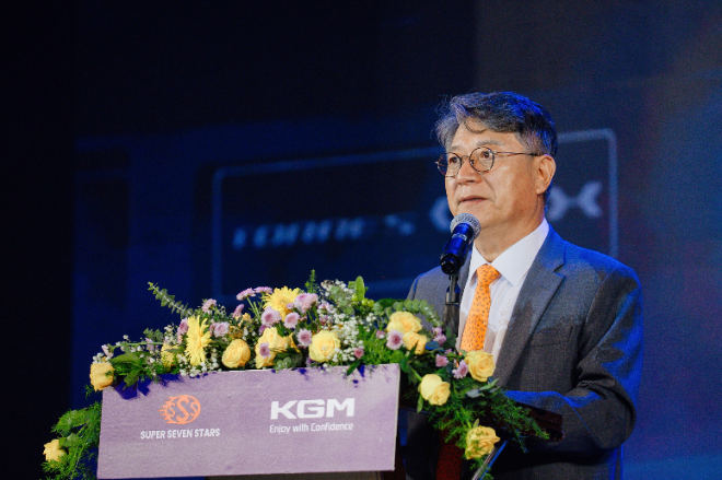 곽재선 KGM 회장이 지난 14일 미얀마에서 열린 KGM 브랜드 론칭 행사에서 인사말을 전하고 있다. / 사진=KGM