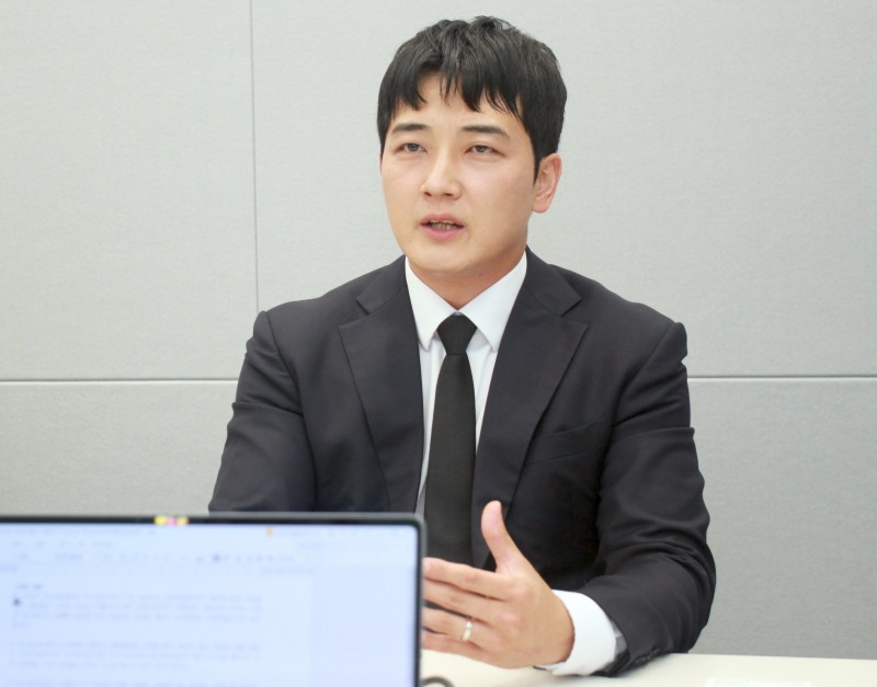신상호 토스인슈어런스 본부장이 지난 10일 서울 구로구 신도림 디큐브시티 토스인슈어런스 본사에서 진행된 한국금융신문과의 인터뷰에서 설계사 육성에 대해 설명하고 있다. 사진제공=토스인슈어런스