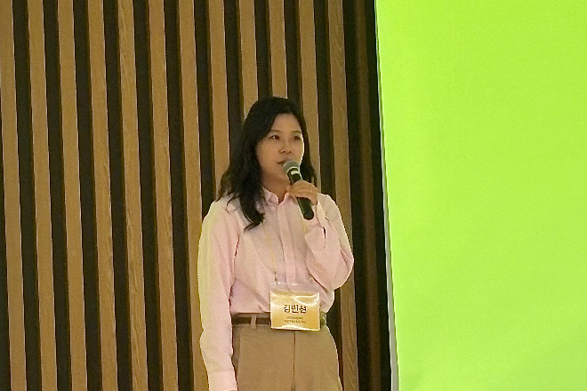 김민선 카카오모빌리티 자율주행사업팀 리더가 9일 서울 서초구 한국자동차모빌리티산업협회에서 열린 미디어 스터디에서 플랫폼의 역할에 대해 발표하고 있다./ 사진=박수연 기자