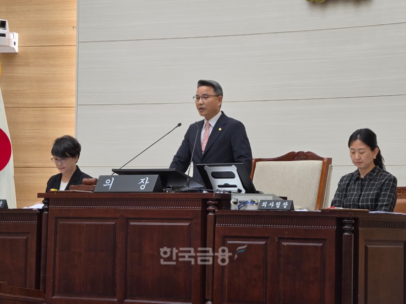 22일 서울 용산구의회에서 열린 제309회 제1차 정례회 제2차 본회의에서 장정호 의장이 회의를 진행하고 있다. /사진=조범형 기자