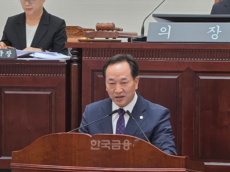 우병호 국민의힘 의원이 이촌동 데이터센터 건립 전면 재검토를 촉구하는 5분 자유발언을 하고 있다. /사진=조범형 기자