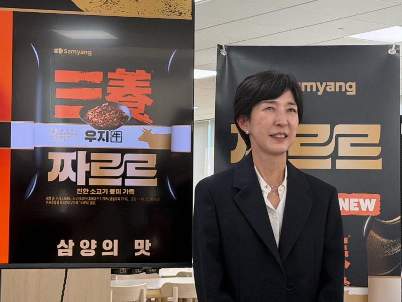 김정수 삼양식품 회장이 7일 서울 명동 본사에서 열린 시식회에서 인사말을 전하고 있다. /사진=양현우 기자
