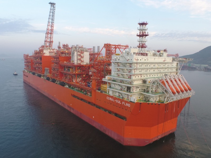 삼성중공업이 건조한 대형 부유식 액화천연가스 생산설비(FLNG). /사진=삼성중공업