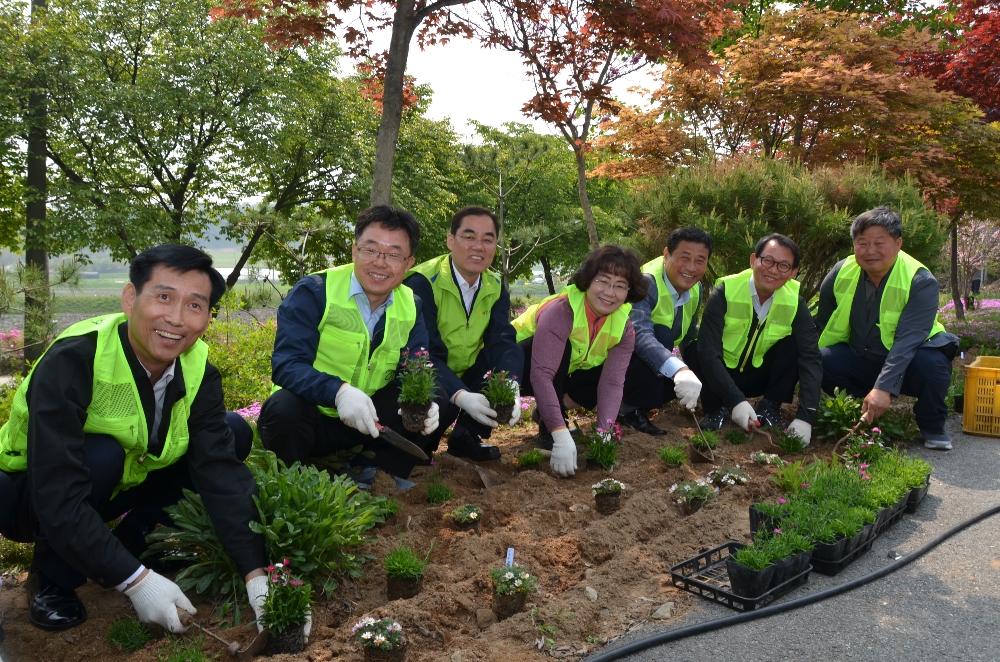 농협중앙회 경기지역본부, 깨끗하고 아름다운 농촌마을 가꾸기