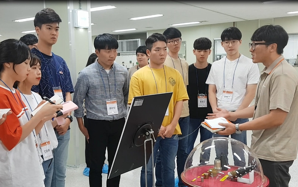 △구미사업장 견학사진 / 사진=㈜한화