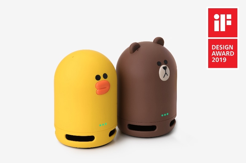 △디자인어워드를 수상했던 네이버 라인 프렌즈 인공지능 스피커 클로바의 모습, 왼쪽부터 샐리, 브라운 캐릭터. 헬스케어 사업의 속도에 따라 저 캐릭터들이 곧 우리의 건강 상태를 체크하고 이야기할지 모른다/사진=네이버