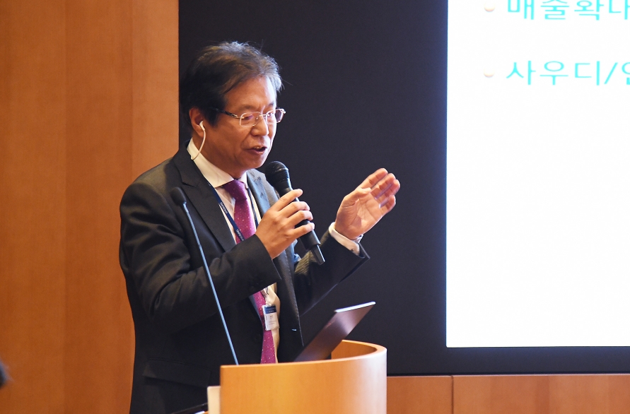 △요코타 타케시 효성중공업 대표가 4일 오후 마포 본사에서 국내외 투자자들을 대상으로 사업내용 및 비전 등을 설명했다/사진=효성중공업