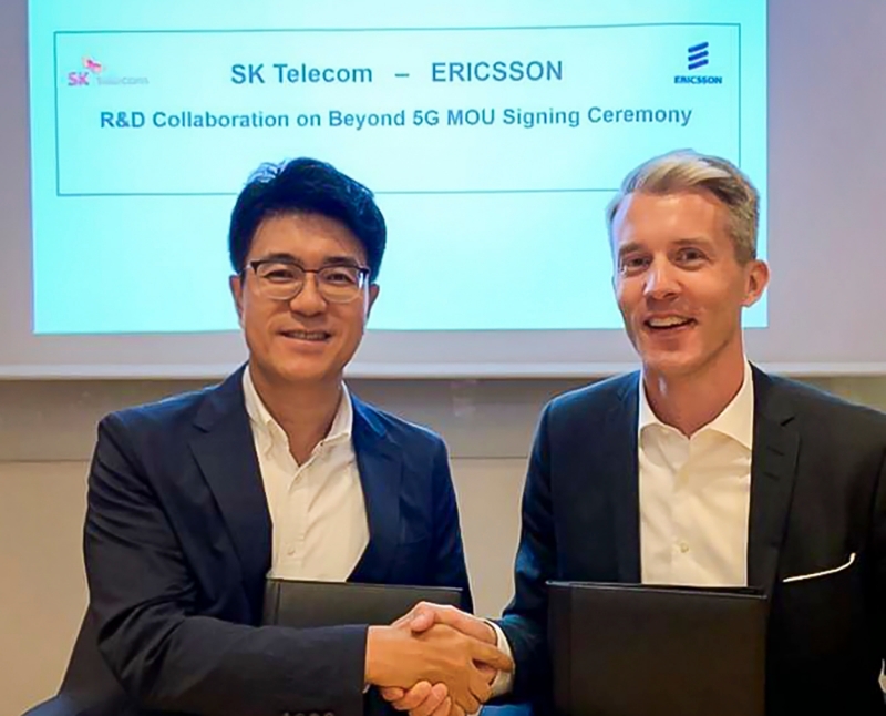 △사진 왼쪽부터 박진효 SK텔레콤 ICT기술센터장(CTO), 퍼 나빈거(Per Narvinger) 에릭슨 네트워크 개발 총괄/사진=SK텔레콤