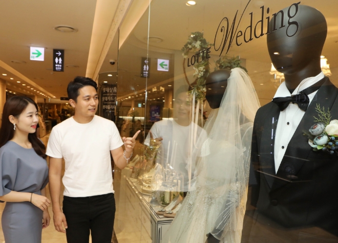 롯데백화점 전 점에서는 오는 16일부터 25일까지 10일간 ‘롯데 웨딩페어’를 진행한다. /사진=롯데백화점.