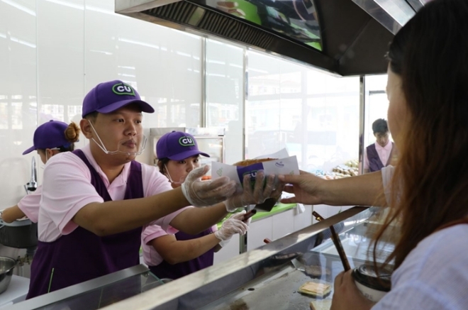 BGF리테일은 몽골 울란바토르 현지에서 ‘몽골 CU 1주년’ 기념 행사를 가졌다. /사진=BGF리테일.